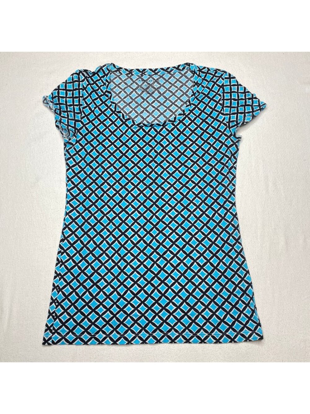 Ann Taylor XS Blue Diamond Print Tee Shirt 100% Cotton Blend Stretchy Short Slee